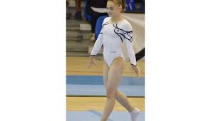 Maria larisa holbură is a romanian artistic gymnast. Gimnasta Maria HolburÄƒ ContinuÄƒ PregÄƒtirea La Bucuresti