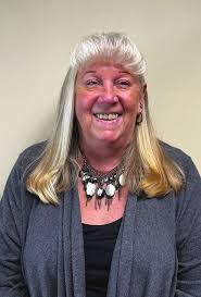 Elizabeth Nations's Instagram, Twitter & Facebook