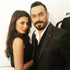 قصى خولى ونجلاء بدر فى كواليس مسلسل جريمة شغف Couple Photos Scenes Photo