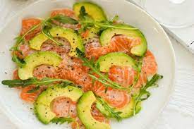 Carpaccio di salmone selvaggio dell'alaska. Ricetta Del Carpaccio Di Salmone E Avocado Per Antipasti Freddi