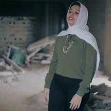 على الرغم من انتشار فيروس كورونا، احتفل الموزع الموسيقى نادر حمدى بعقد قرانه مساء أمس السبت على المنتجة سارة حسني، في حفل زفاف اقتصر على عدد من الأهل والأصدقاء. Ø§Ø­Ù…Ø¯ Ø§Ù„Ù…ØºÙŠÙ†Ù‰ Ù…Ø¹ Ø³Ø§Ø±Ø© Ø­Ø³Ù†Ù‰ ÙˆÙ†ÙˆØ± Ø³Ø¹ÙŠØ¯ Ø´Ø¯Ù‰ Ø­ÙŠÙ„Ù„Ùƒ El Megheny Ft Nour Sara Shedy Helek Mp3 By Ebrahim Abo