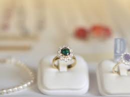 Kalian dah tahu saiz cincin jari lisa. Bagaimana Untuk Menentukan Saiz Cincin 79 Gambar Mengetahui Saiz Jari Meja Untuk Cincin Pengeluaran Rusia