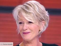 Video Sophie Davant Sous Le Charme D Un Intervenant De C Est Au Programme Coiffure Sophie Davant Coupes De Cheveux Sophie Davant Coupe Sophie Davant