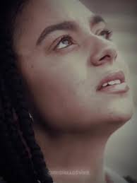 Kellie Holt's Instagram, Twitter & Facebook