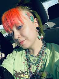 Soot sprite nails :3