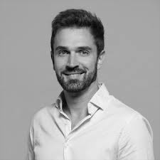 On s'amuse tellement qu'on se croirait en colo! Pourtant, pas de vacances  pour 28 minutes sur ARTE KM Production (Banijay Group) Depuis juillet