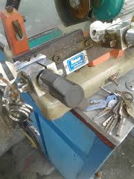 Biaya duplikat kunci terbilang murah. Ahli Kunci Mobil Motor Brankas Call Wa 085228766687 Daftar Harga Duplikat Kunci