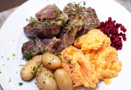 But with christmas falling on a sunday this year, it got us thinking this menu isn't just any roast beef dinner, however; Typical Norwegian Christmas Dishes Nordmanns Forbundet Noram