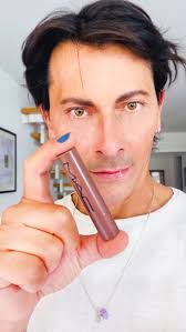 Wir haben die viralen “Gloss Sticks” von Mac Cosmetics getestet