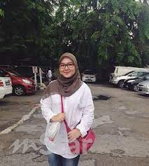 Baru je seronok awek offer nak bawa kereta, sekali tak sampai 5 minit dah buat hal menerusi perkongsian video daripada akaun fyna & naz, kelihatan pada awalnya lelaki itu seronok kerana teman wanitanya menawarkan diri untuk membawa kereta semasa mereka keluar dating. Lelaki Melepas Gadis Cun Yang Dulu Ditolaknya Sebab Gemuk Saya Dah Tak Ingin Kat Dia Viral Mstar