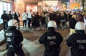 Rave party dans les pays de la loire en hommage à steve. Hamburg Polizei Raumt Nach Illegaler Rave Party Das Schanzenviertel Panorama Stuttgarter Nachrichten