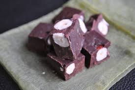 Fudge Aux Noisettes Caramelisees Blog Cuisine Avec Du Chocolat Ou Thermomix Mais Pas Que Chocolat Maison Chocolats Faits Maison Chocolat