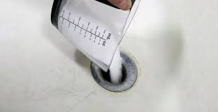 Il Faudrait Verser Du Sel Dans Votre Evier Trucs Et Astuces Comment Deboucher Une Canalisation Nettoyer Canalisation