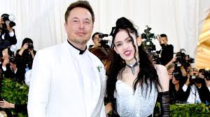 Unternehmer elon musk (48) sorgt mit dem angeblichen namen seines kindes für mächtig aufsehen: Elon Musk Freundin Grimes Verkundet Die Schwangerschaft Auf Skurrile Art Gala De