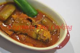 Ikan masak kari mamak kanchana style. Kari Ikan Cara Mamak Mamak S Style Fish Curry Engineers Kitchen