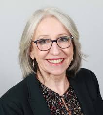 Andrea Dinsmore, Realtor