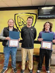 Raising the bar: Students receive awards for job development program