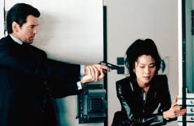 James bond sets out to stop a media mogul's plan to induce war between china and the uk in order to obtain exclusive global media coverage. James Bond 007 Der Morgen Stirbt Nie 1997 Film Cinema De