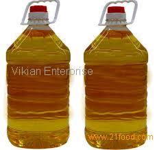 Cultivators of castor beans remove the hull of the seed, before pressing it to obtain the oil. Industrial Castor Oil Products Malaysia Industrial Castor Oil Supplier