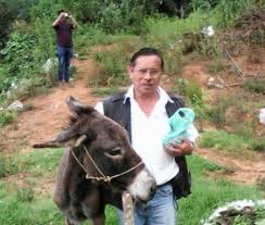 Agencias/sociedad 3.0 el periodista y locutor jacinto romero flores, fue asesinado este jueves a balazos en el municipio de ixtaczoquitlán, en la comunidad potrerillo, en veracruz. Kqi Qhu0c4oyvm