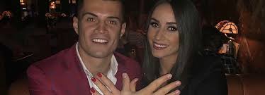 Men's clothing store in bangkok, thailand. Der Schweizer Nati Star Granit Xhaka Macht Erneut Den Doppeladler