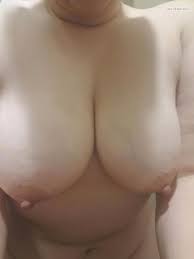 Wife's Big Tits (Selfie) - BigTitsWife from United States Tit Flash ID  224017