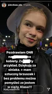 Władzę w stanach zjednoczonych przejęli tu religijni fundamentaliści, którzy pod płaszczykiem religijności znormalizowali kulturę gwałtu i wprowadzili. Julia Wroblewska Zostala Pobita Strajkowala W Warszawie W Przebraniu Z Opowiesci Podrecznej 4fun Tv