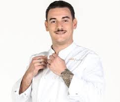 Aujourd'hui, je prépare une méga mousse au chocolat avec une boite de 12 oeufs. Seine Saint Denis Top Chef Arnaud Baptiste Peut Il Battre Philippe Etchebest Actu Seine Saint Denis