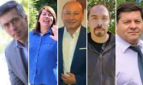 Al respecto, el alcalde de panguipulli, rodrigo valdivia, en conversación con cnn manifestó que el jefe comunal además informó que el joven no era de la comuna y en panguipulli se reunió en el. 4 Candidatos Buscaran Impedir La Reeleccion De Valdivia Como Alcalde De Panguipulli Diario De Futrono