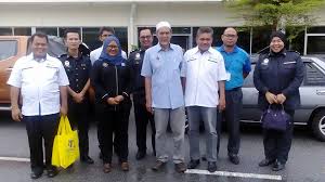 (agensi di bawah kpdnkk) ). Program Kawalan Harga Musim Perayaan Di Tf Senawang Bersama Exco Kpdnkk Ydp Pupkns Pengarah Kpdnkk Agensi Di Bawah Kpdnkk Juga Setiausaha Agung Pupkns Adalah Persatuan Usahawan Dan Penjaja Kecil Negeri Sembilan