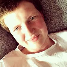 Simon Karlsson 18 år