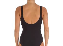 ➨ a la plage comme à la piscine, le maillot de bain 1 pièce est synonyme de confort et de style. Comment Choisir Son Maillot De Natation Femme Nabaiji