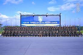 See more of askar timbalan setia negeri johor on facebook. Hrh Crown Prince Of Johor On Twitter Dyam Mejar Jeneral Tunku Ismail Ibni Sultan Ibrahim Tunku Mahkota Johor Selaku Pegawai Memerintah Memantau Anggota Askar Timbalan Setia Negeri Johor Jmf Menjalani Latihan Ops