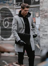In a recent new york times article, joa studholme, the color curator for homeowners embraced gray as a more modern, upscale, and elegant neutral option that paired heading into the 2020s, many experts believe that while gray will still have a place in many homes, it. Soldes Fashion Homme Moderne En Stock