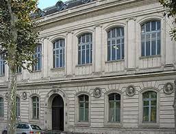 Appartement dans une agréable résidence sécurisée au pied des transports (métro palais de justice et tramway) et commerces. Bu Sante Allees Jules Guesde Bibliotheques De L Ut3