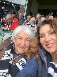 Sam, Ella & Finley Glazebrook, by popular demand! Special appearances from  @chegb67 and @dali.gorr.burchmore @ella.glazebrook @samthetalkingman  🥰😘♥️#baby #boy #newborn #family #joy