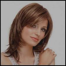 Frisuren bob mittellang stufig mit kurzhaarfrisuren damen frisuren halblang männer frisuren mittellang frisuren lang haar 2017 … Trend Mittellange Frisuren 2018 Damen Prima Bob Schulterlang Bilder Frisuren Tutorials Frisuren 2018 Trendfrisuren Niedliche Frisuren