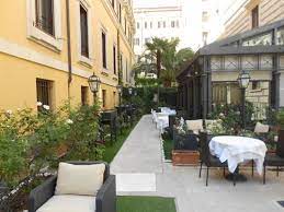 Please inform rose garden palace roma of your expected arrival time in advance. Courtyard At Rose Garden Picture Of Luxe Rose Garden Hotel Roma Rome Tripadvisor