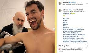 Please note that you can change the channels yourself. Fognini Si Tatua Farah Sulla Pelle Un Tenero Piedino Per Festeggiare La Secondogenita Gallery