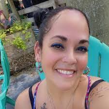 Melissa Larrick's Instagram, Twitter & Facebook