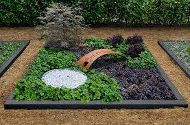 Die Herzbrucke Wolbt Sich Uber Dem Bodendecker Empor Diese Gedenktafel Zum Stecken Ist Aus Edelrost Sie Kann Mit Grabgestaltung Bepflanzung Grabbepflanzung