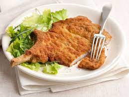 Quante opzioni per una variante della tradizionale cotoletta alla milanese può essere accettato il maiale , ma bisogna essere ben consapevoli che non si sta mangiando una milanese doc. Cotoletta Tutti I Segreti Ca Bosco