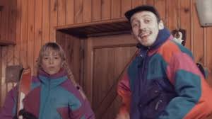 Le rappeur, qui installe de projets en projets son univers et son personnage apporte un renouveau à. Romeo Elvis En Featuring Avec Sa Soeur Angele