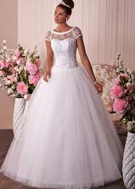Da quelli a sirena a quelli corti. Abiti Da Sposa Perugia Abito Da Sposa Principessa Per Matrimonio In Chiesa A Prezzo Economico Realizzato In Raso E Tulle Con Scollo A Cuore Sposamore