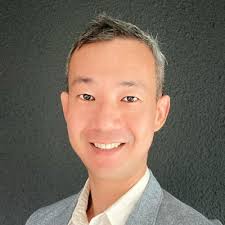 Buffett's $325 Billion Cash Hoard Is an Early Warning Signal