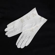 A Personal Favorite From My Etsy Shop Https Www Etsy Com Listing 536110089 White Kid Leather Womens D White Leather Gloves Womens Dress Gloves Wedding Gloves