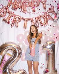 21st Birthday Birthday Photoshoot With Friends Ideas Rose Gold 21st Birthday Balloon Decor For Girls 21st Birthday Ideas 21st Birthday Gift Ideas 21 Birthday For Girls Giant Balloon In 2020 21st Birthday Girl 21st Birthday Balloons 21st Birthday Decorations