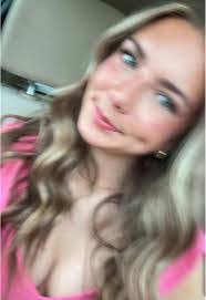 Ava Gibbons's Instagram, Twitter & Facebook