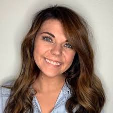 Allie Wade's Instagram, Twitter & Facebook