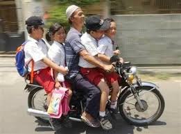 Hasil gambar untuk foto2 saat berkendara